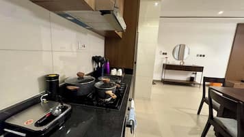 Family Apartment, Balcony | Private kitchen
