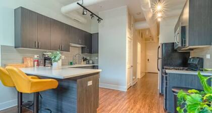 Stylish friendly 3BR Suite near McCormick
