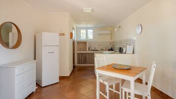 Studio - utsikt mot trädgården | Restauranger