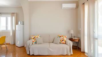 Apartment, Balkon, Gartenblick | Wohnbereich