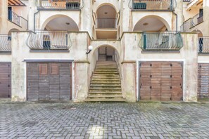 Exterior detail - Apartment 'Orchidea' with Private Terrace and Air Conditioning (Capoliveri)