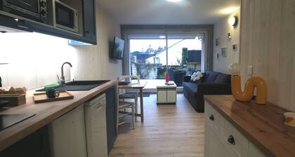 Cosy apartment with terrace La Girafe | Calm & Comfort near Fontainebleau