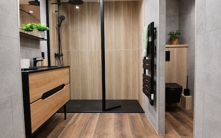 Shower, hair dryer, towels, soap. Cosy apartment with terrace La Girafe | Calm & Comfort near Fontainebleau