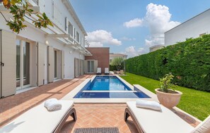 Pool - Luxury Villa Rafaelle with pool near Poreč for up to 6 guests. (Vabriga)