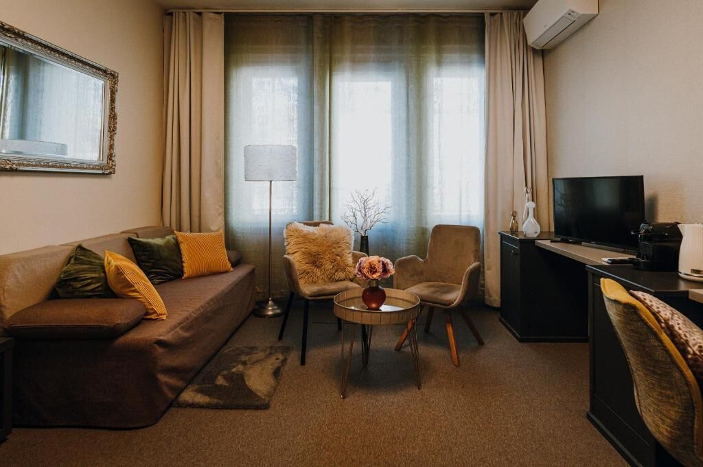 Superior Suite | In-room safe, blackout curtains, iron/ironing board, free WiFi