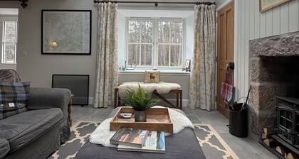 Cosy Highland Cottage in the Woods in Cairngorms National Park