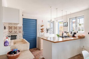 Micro-ondes, four, plaque de cuisson, lave-vaisselle