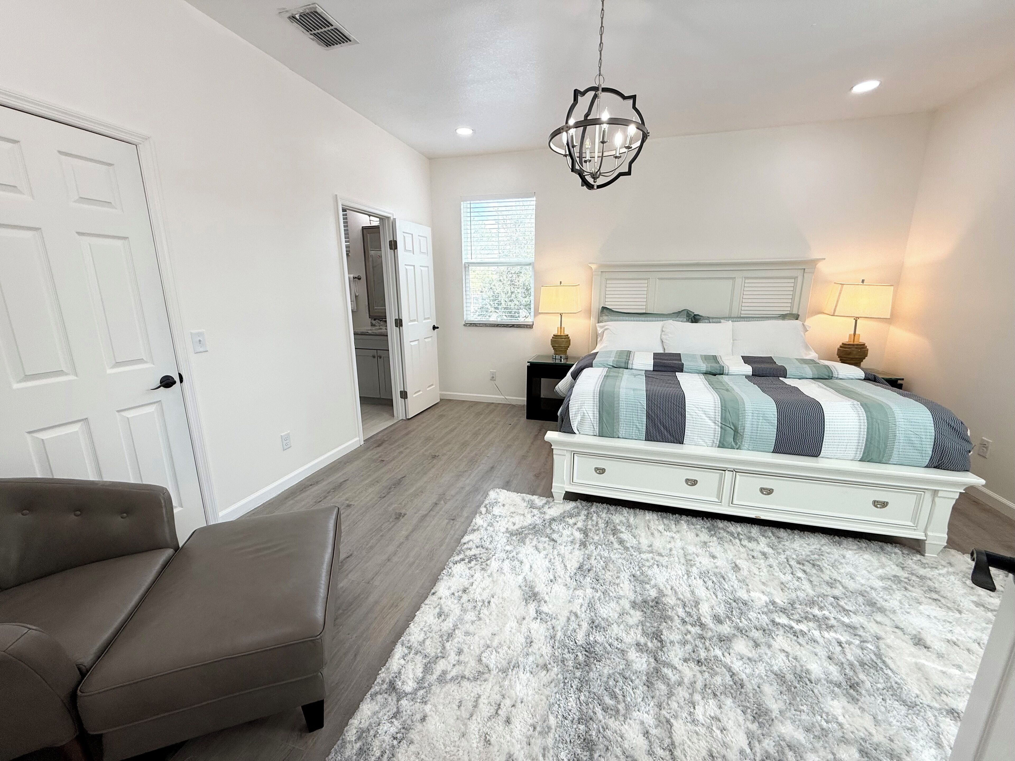 5 chambres, bureau, fer et planche à repasser, Wi-Fi gratuit