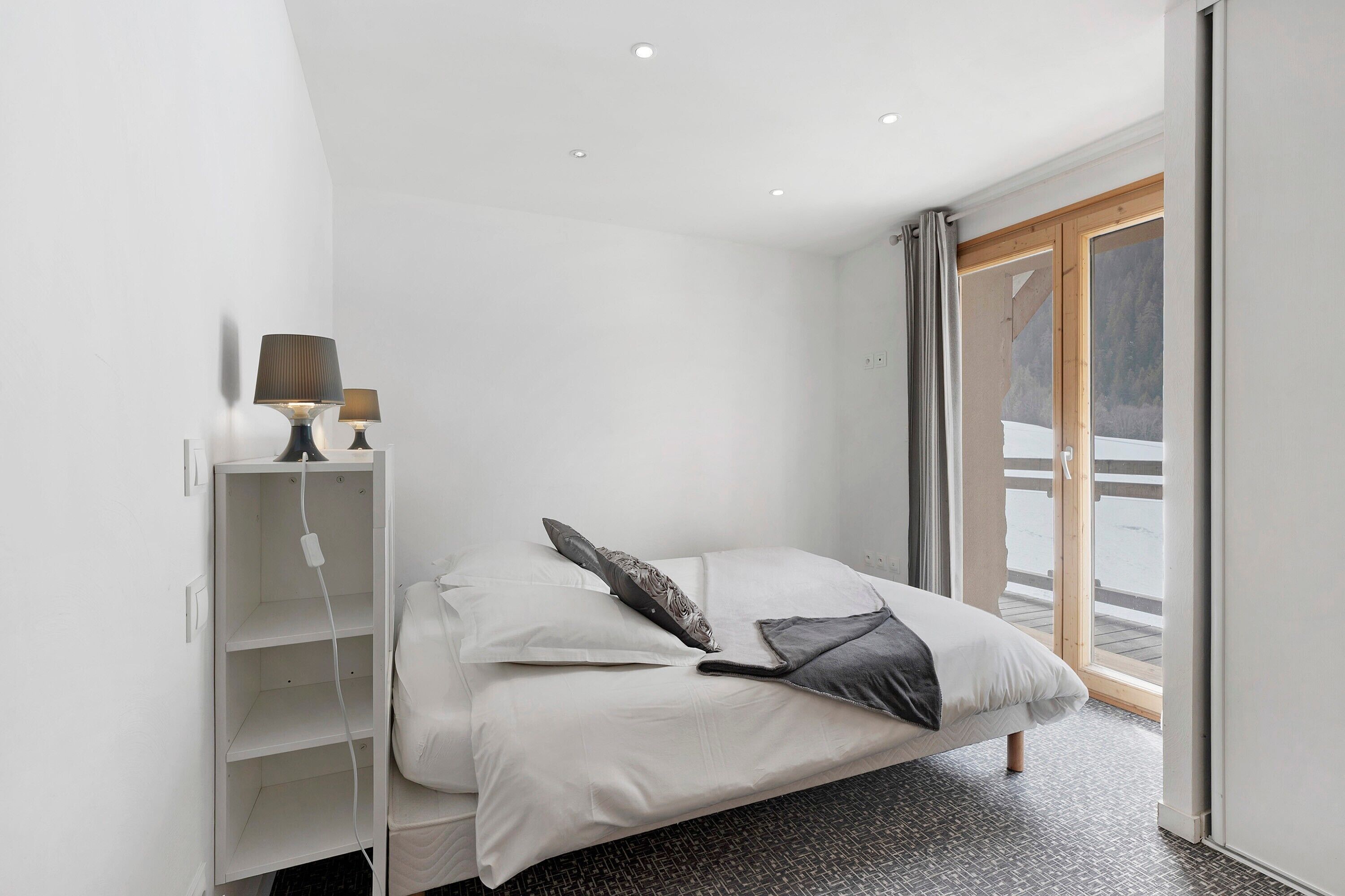 3 chambres, fer et planche à repasser, Wi-Fi, draps fournis