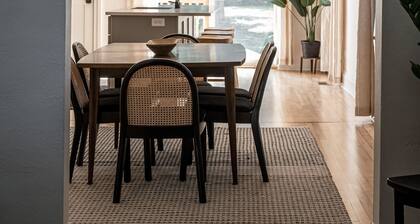 Brady St Retreat - Modern and open home with fully fenced yard