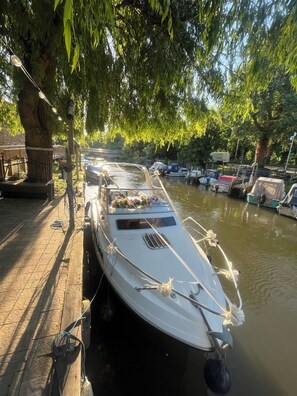 Family Quadruple Room, Valley View | Marina - Grove Ferry Inn (Upstreet)