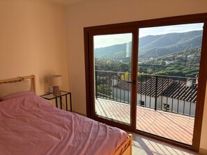 3 dormitorios, tabla de planchar con plancha, wifi y ropa de cama