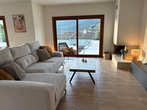 TV - Villa 'Maréa' with Sea View, Wi-Fi and Air Conditioning (Calonge)
