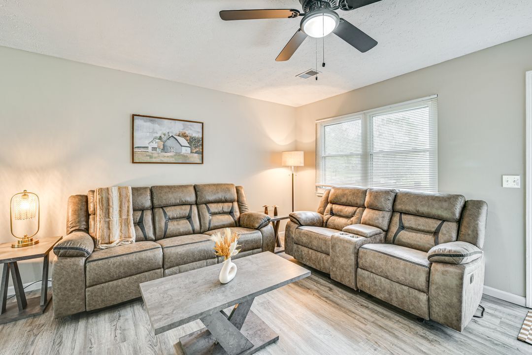 Televisión y chimenea 