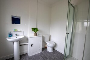Double Room, City View | Bathroom | Hair dryer, towels, soap, shampoo