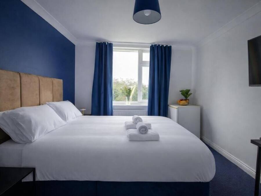 Double Room, City View | Desk, laptop workspace, free WiFi