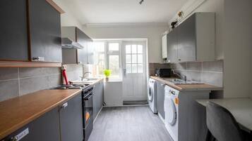 Microwave, oven, stovetop, cookware/dishes/utensils