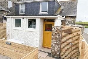 Property grounds - Charming 1850s Stone Cottage by Tintagel Castle & Coastal Path (Tintagel)