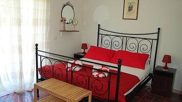 Standard-dobbeltværelse - balkon - udsigt til have | Gratis Wi-Fi