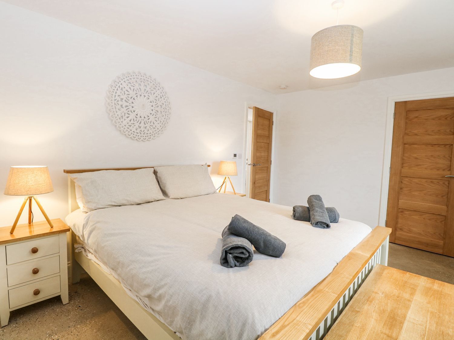 3 bedrooms, individually decorated, individually furnished, free WiFi