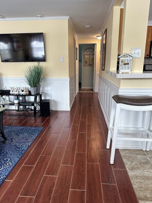 Interior - Newly Listed Summer Weekly Rental - First Floor Duplex - 5 Houses from the Beach (Long Beach)
