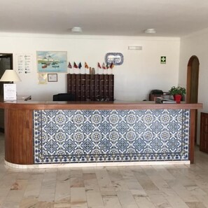 Lobby - Hotel Albergaria Dom Manuel (Lagoa)