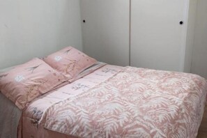 2 chambres, accĂšs Internet, draps fournis