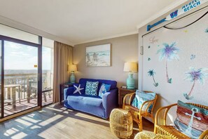 Living area - Cozy 1-bedroom condo in peaceful Myrtle Beach (Myrtle Beach)