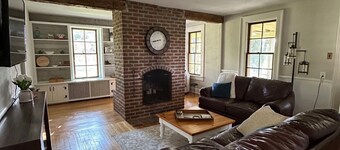 Rubicon farmhouse minutes from Erin Hills Golf course, Holy Hill, & Bowery Barn