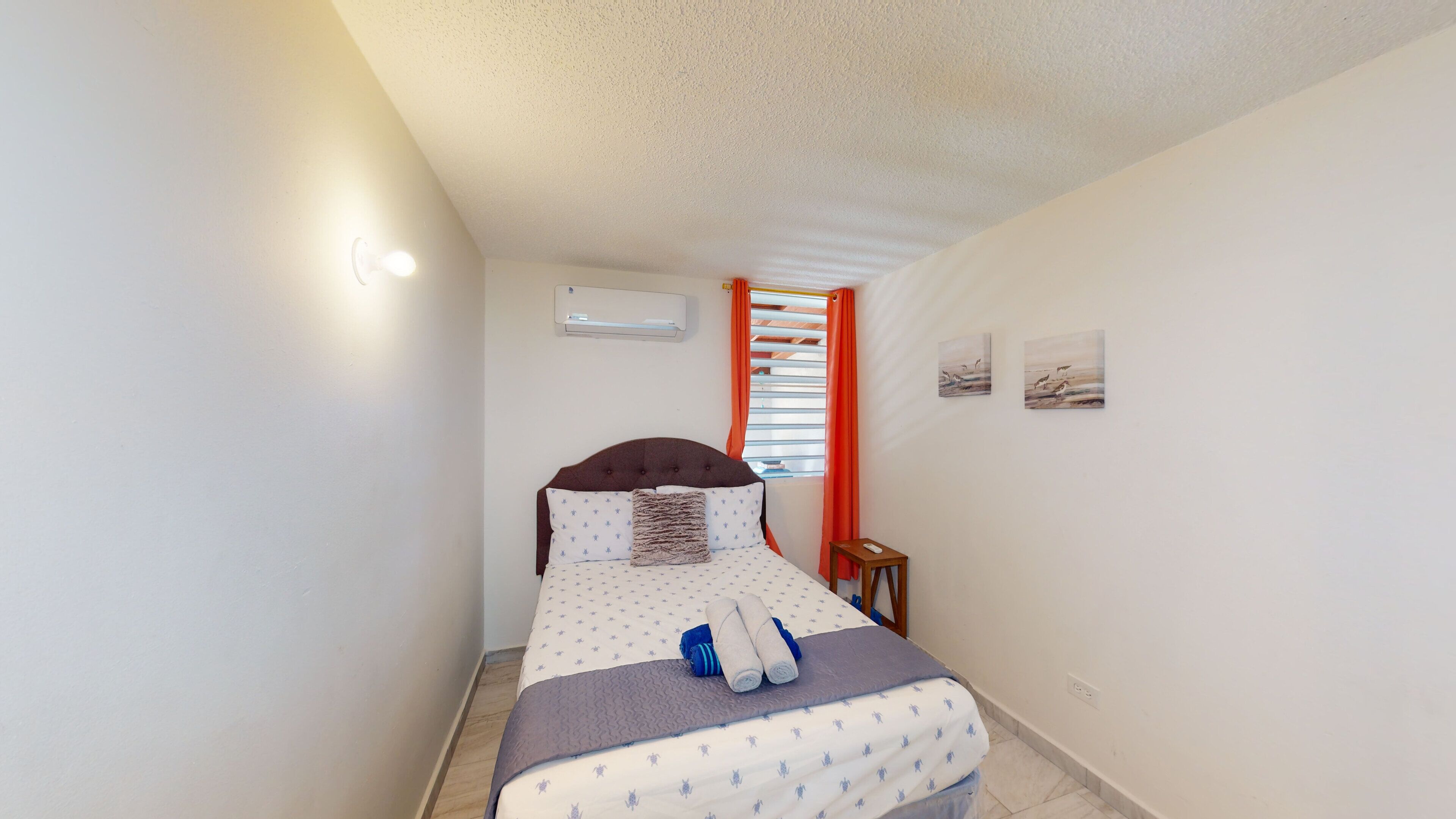 3 soverom, skrivebord, wi-fi (inkludert) og sengetøy