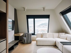In-room safe, iron/ironing board, free WiFi, bed sheets - Boutique Hotel Venturo, a Member of Design Hotels (Split)