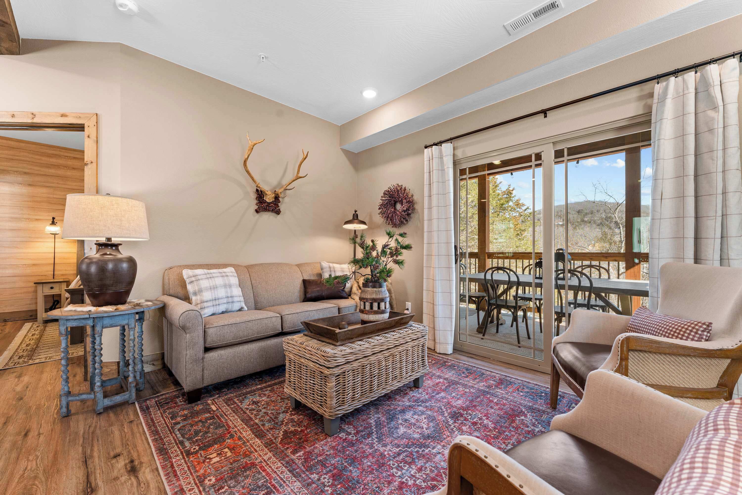 Cabin, nhiều giường, bồn tắm nước nóng, quang cảnh núi (Timberline Hideaway) | Khu phòng khách