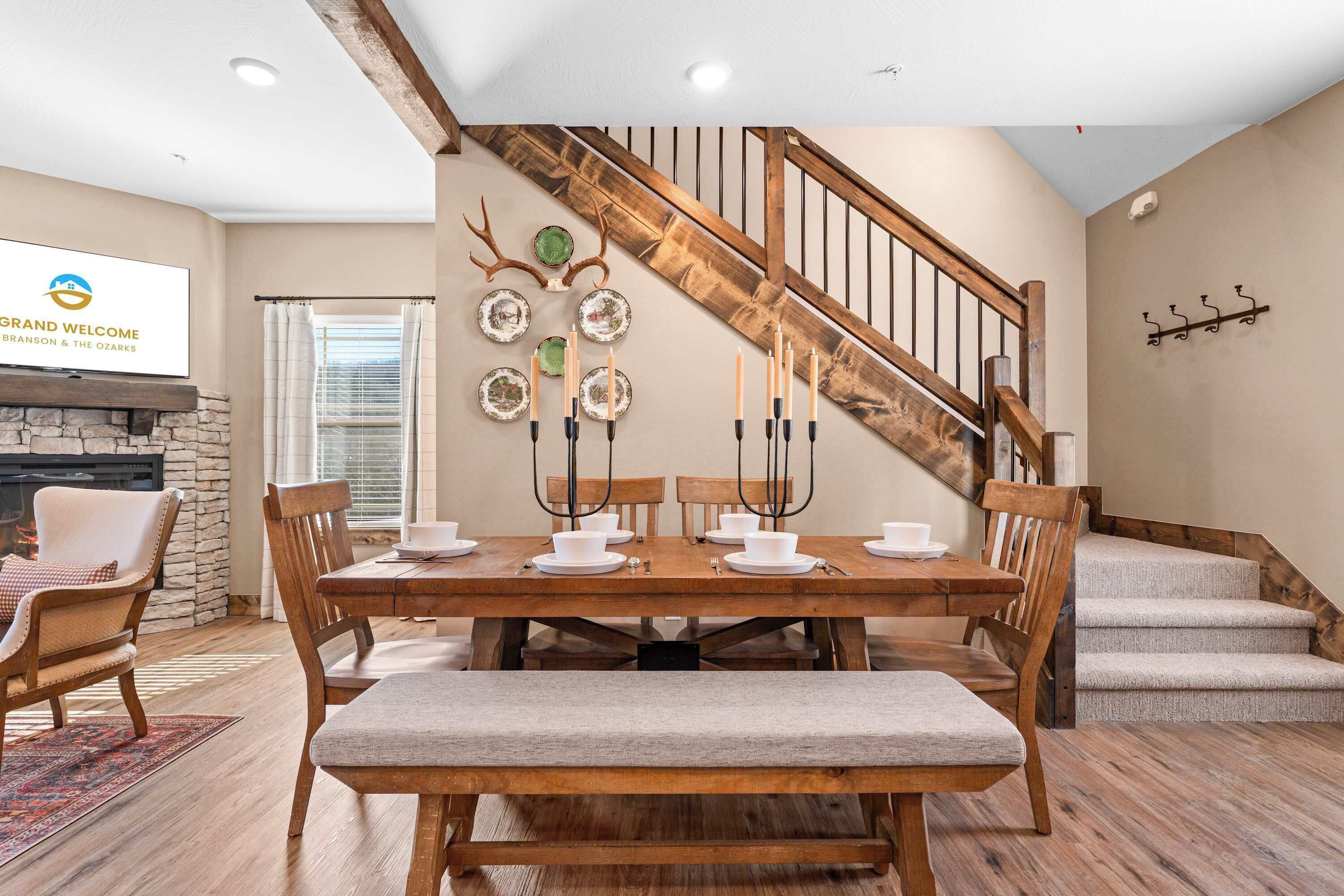 Cabin, Multiple Beds, Hot Tub, Mountain View (Timberline Hideaway) | Dining