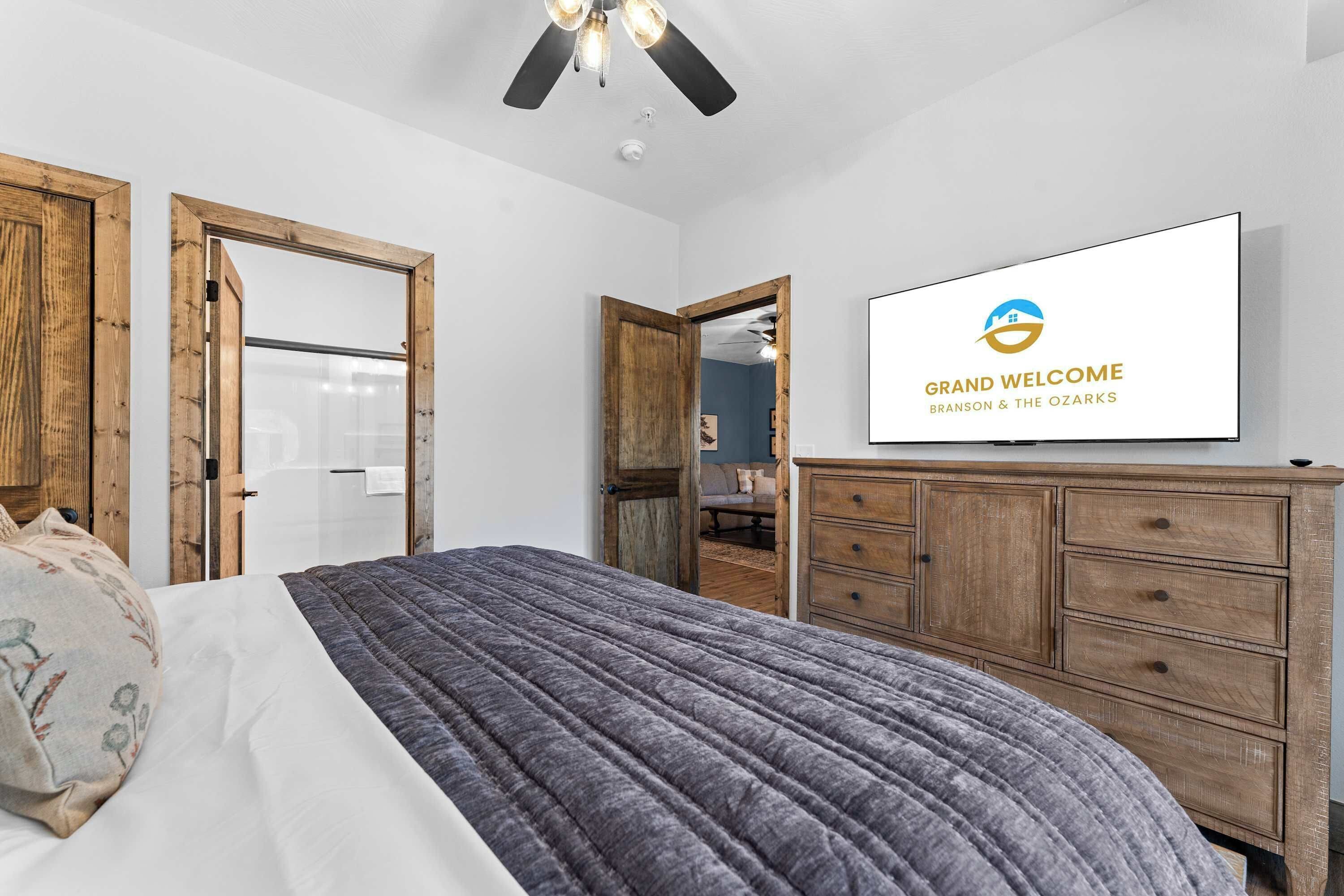 Cabane, plusieurs lits, bain à remous, vue montagne (Timberline Hideaway)