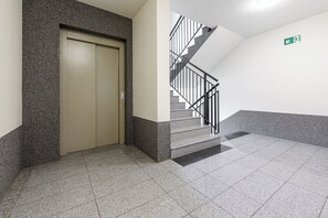 Elevator - Lumina 3-rooms apart with balcony (Łódź)