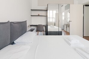 1 bedroom - GuestHost - A cozy and bright apartment of approximately 35 square meters, perfect for two people, located on the second floor of a building with an elevator (NOT accessible to disabled guests).The property is located in a central area of ​​Milan and (Milan)