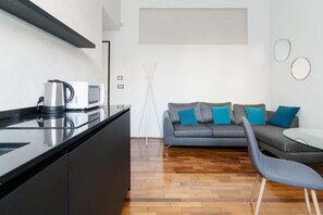 Interior - GuestHost - A cozy and bright apartment of approximately 35 square meters, perfect for two people, located on the second floor of a building with an elevator (NOT accessible to disabled guests).The property is located in a central area of ​​Milan and (Milan)
