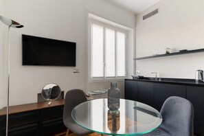 Dining - GuestHost - A cozy and bright apartment of approximately 35 square meters, perfect for two people, located on the second floor of a building with an elevator (NOT accessible to disabled guests).The property is located in a central area of ​​Milan and (Milan)