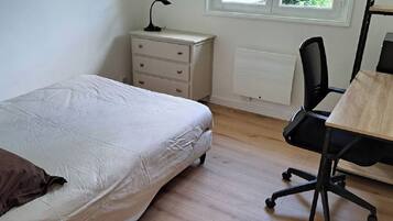 2 chambres, fer et planche Ă repasser, accĂšs Internet, draps fournis