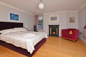 5 dormitorios, tabla de planchar con plancha, wifi gratis y ropa de cama