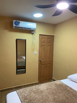 Internet, bed sheets - Room historical center Santa Marta (Santa Marta)