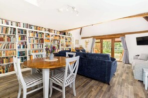 Interior - Rural, Self-Contained 1Bed, The Writer's Retreat (Hampton Lucy)