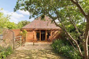 Exterior - Rural, Self-Contained 1Bed, The Writer's Retreat (Hampton Lucy)