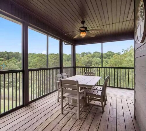 Near Silver Dollar City/3 BR/ Sleeps 10/Screened Porch +Golf View/Pet Friendly