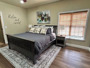 3 bedrooms, desk, iron/ironing board, travel cot - Pet Friendly StoneBridge Village 3BR Fairway Golf View Sleeps 10 Screened Porch (Branson West)