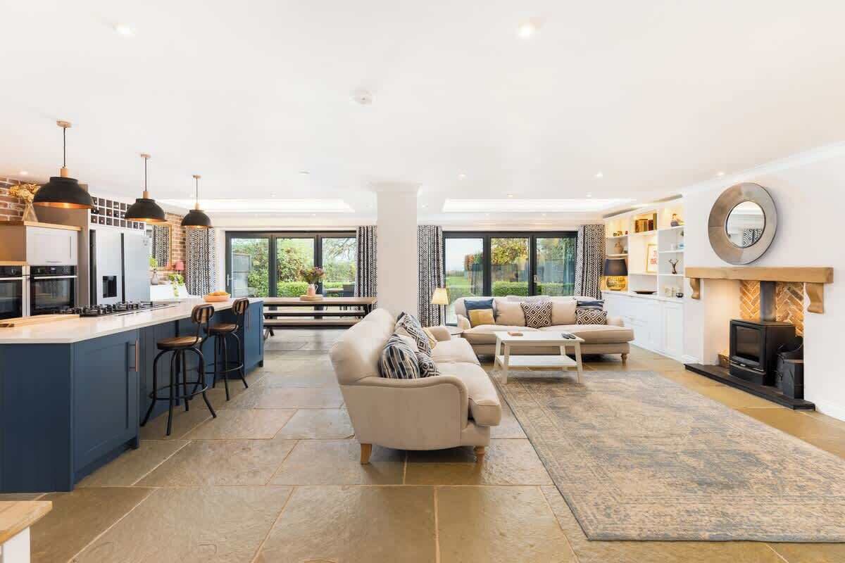 Televisión, oficina