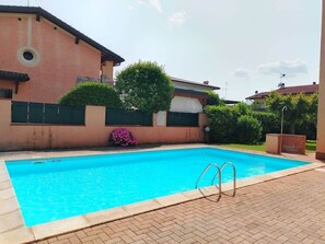 Pool - Fiordaliso Apartment - Ground Floor (Sirmione)