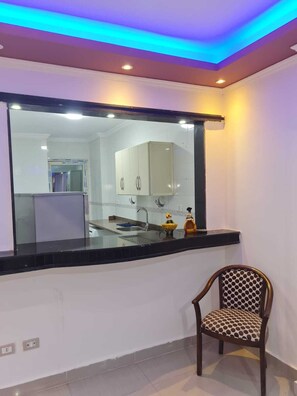 Deluxe Apartment, Balcony, City View | Interior - Movinpick Guest House (Alexandria)