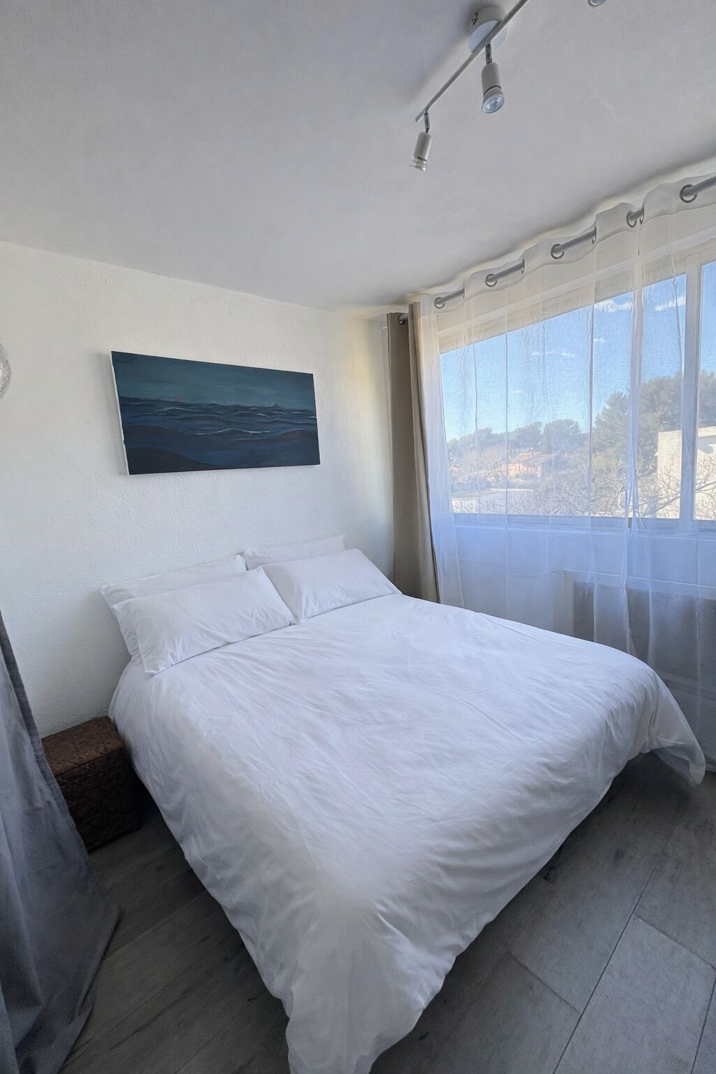 1 chambre, fer et planche à repasser, accès Internet, draps fournis