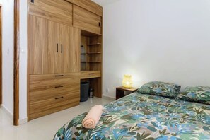 2 bedrooms, WiFi, bed sheets